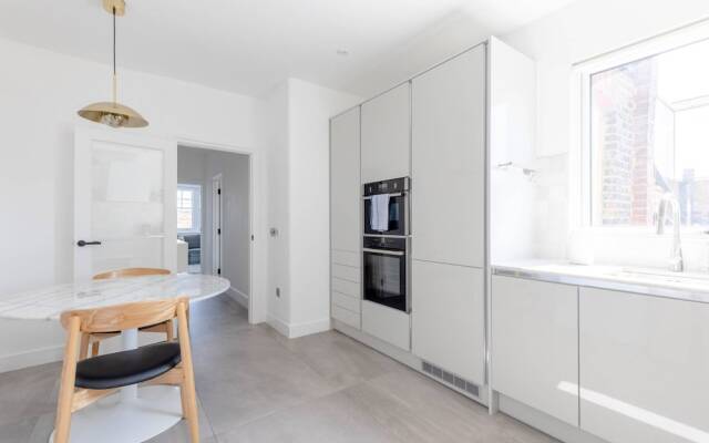 Sleek Scandi-inspired 2BD Flat, Fulham