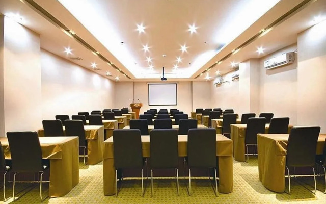 Fangyuan Business Hotel