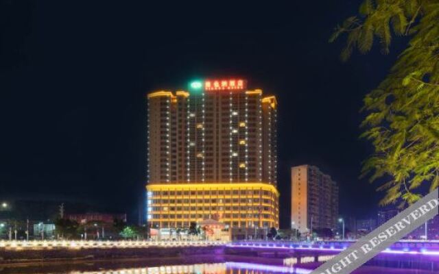 Vienna Hotel (Xinyi Jiaoyucheng River View)