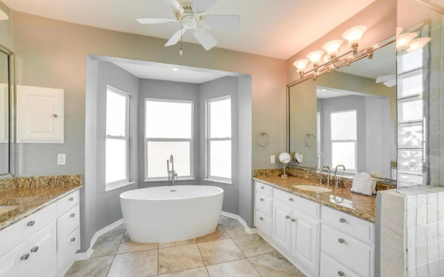 Oceanfront Galveston Beach House: Steps to Sand!