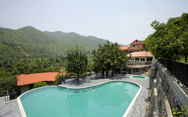 Serene Highway Resort