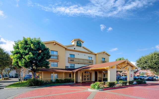 La Quinta Inn & Suites by Wyndham Irvine Spectrum