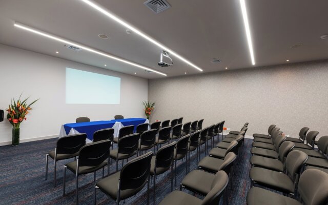 Holiday Inn Express & Suites Medellin