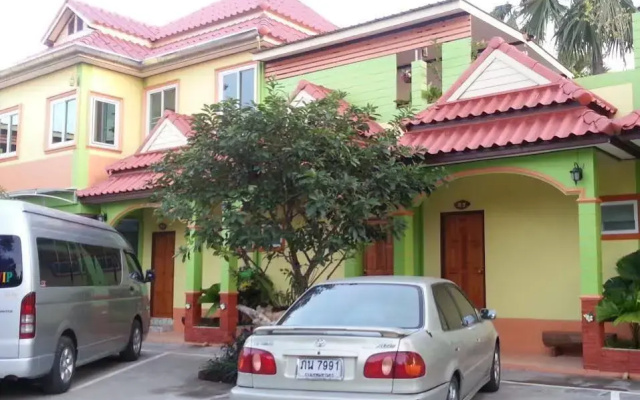 Romruen Resort