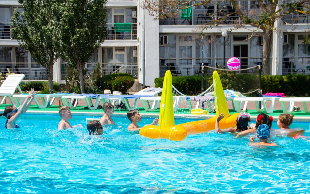 Zolotoj bereg(Evpatorija)