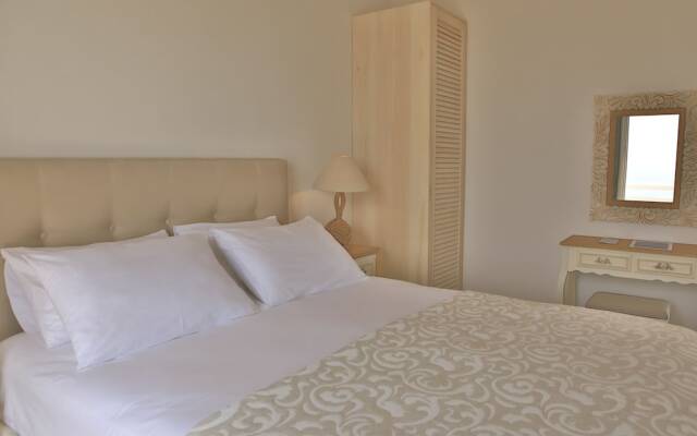 Theasis Luxury Suites