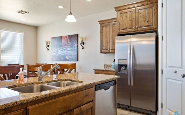 Canyon Oasis 4 Bedroom Apts