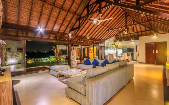 Villa Luna Maya