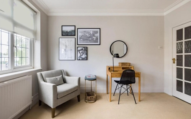 The Hendon Escape - Elegant 3bdr Flat