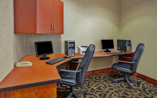 Fairfield Inn & Suites Newmarket
