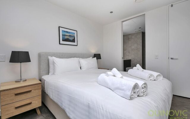 QV Luxury Victoria Park Apartment - 813