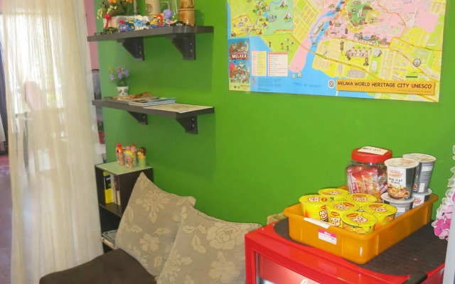 SPOT ON 89952 Sayang Selalu Guest House