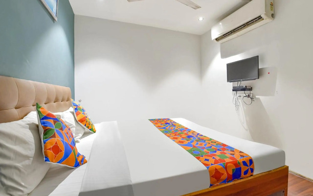 OYO Flagship 70029 Nidhivan Hotel And Rooms