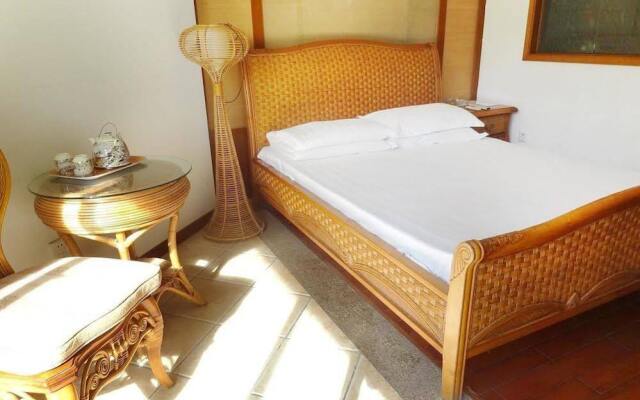 Crystal Blue Bay Vacation Hotel