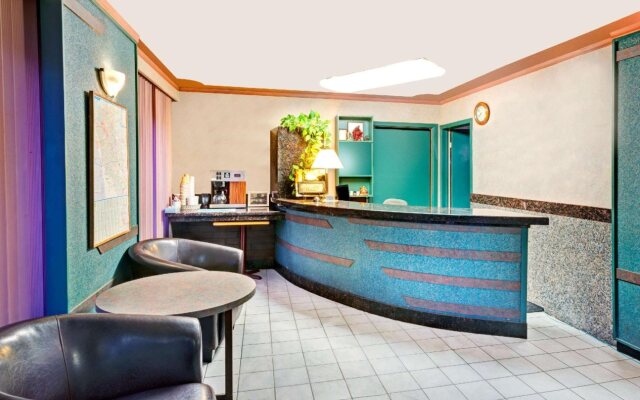 Knights Inn Kitchener