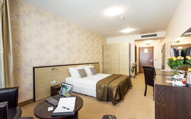 City Avenue Hotel - Image 6