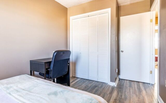 Charming 3BR House Cozysuites Pool Table