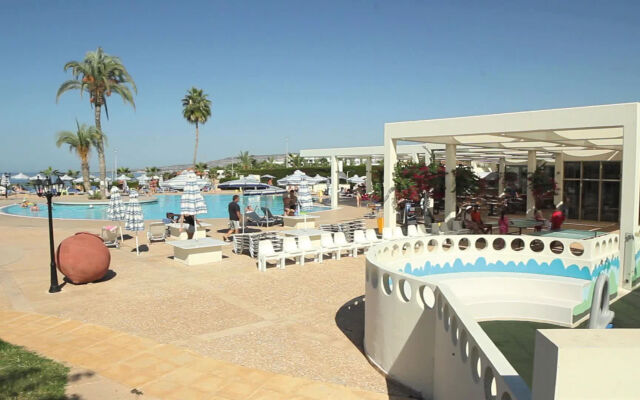 Leonardo Laura Beach & Splash Resort