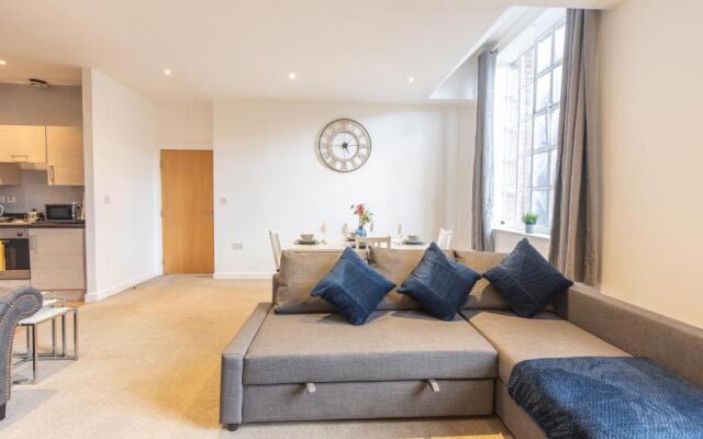 Luxury, Spacious Apartment In City Centre