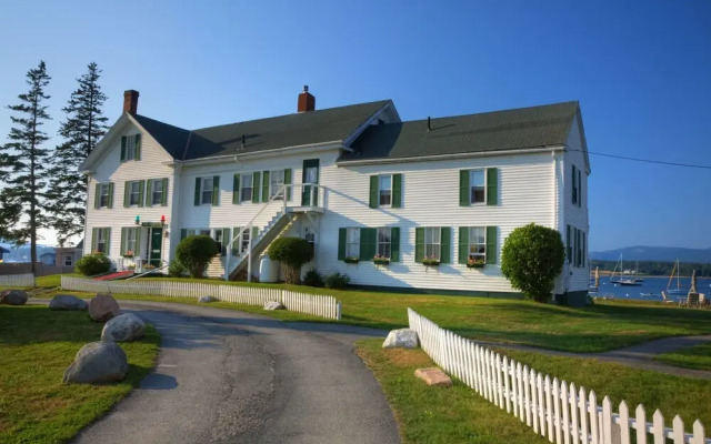 Moorings Inn Waterfront