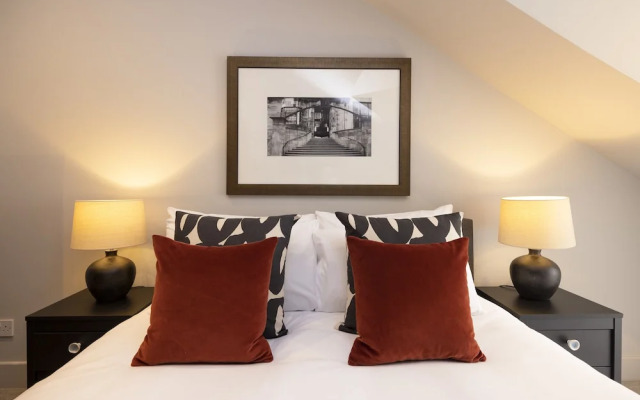 JOIVY Luxury Flat Near Edinburgh Castle