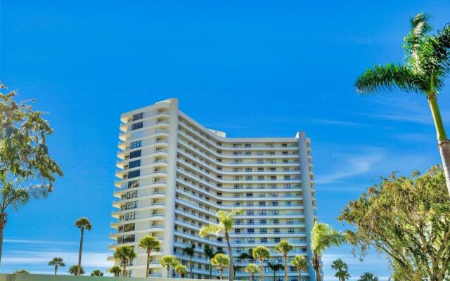 Beachfront Condo With Panoramic Ocean Views and Pool