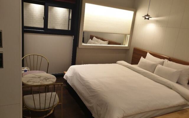 Sinan E.KKLIM Hotel