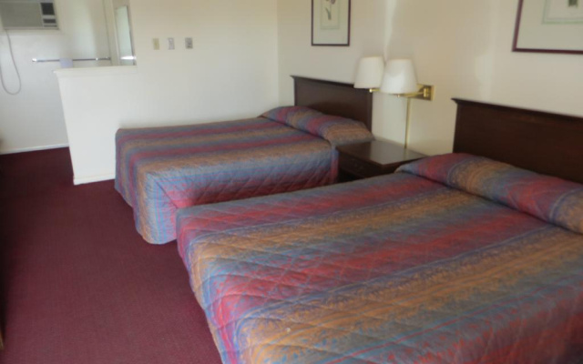 Travelers Lodge