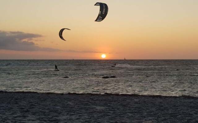 Sea View E&J Paul Comfortable Vacation Home