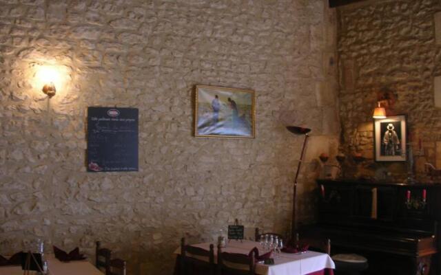 Logis Hôtel le Cheval Gris