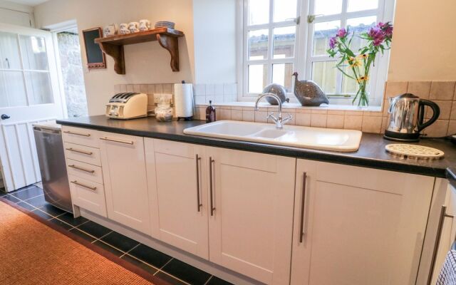Spinsters Rock Cottage