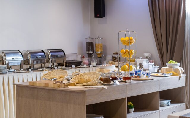 Royal Airport Hotel