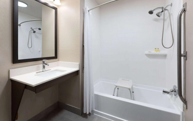 Super 8 by Wyndham Summersville/New River National Park