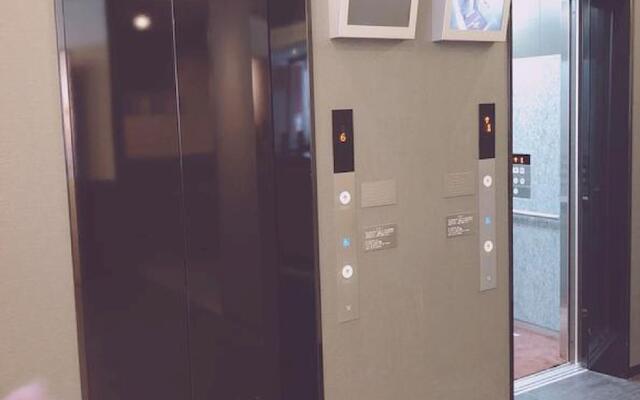 KUROMON Crystal Hotel