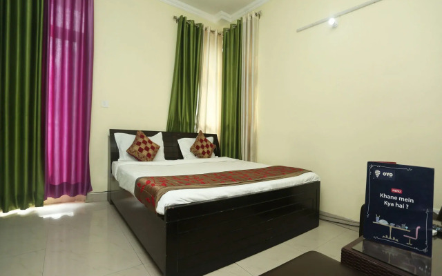 OYO 5285 Apartment Impact Associates