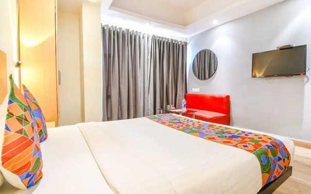 OYO Townhouse 152 Sarat Colony