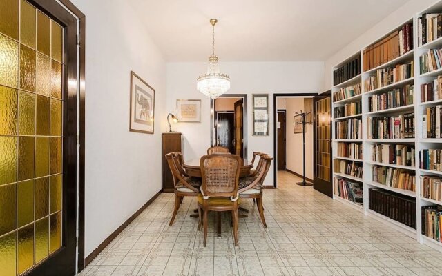 Vintage 3bed/2bath With big Terrace in Eixample
