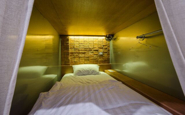 Siam Plug In Hostel
