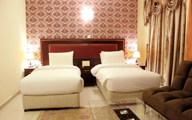 Montreal Naif Hotel