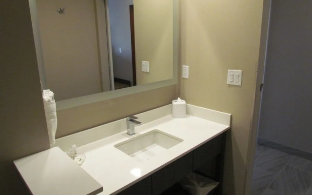 Days Inn and Suites Airdrie