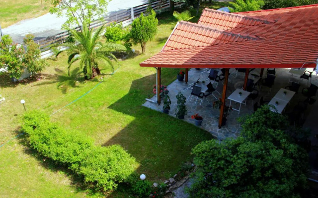Sintrivanis Hotel