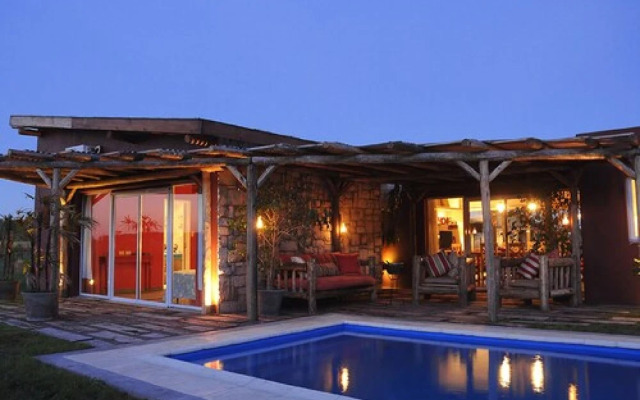 Howard Johnson Finca Maria Cristina