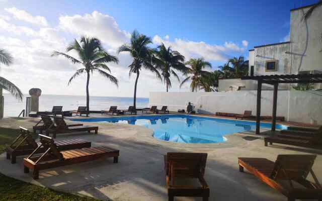 Casa del Puerto by MIJ - Beachfront Hotel