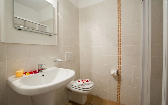 Porto Letizia Fronte Lago