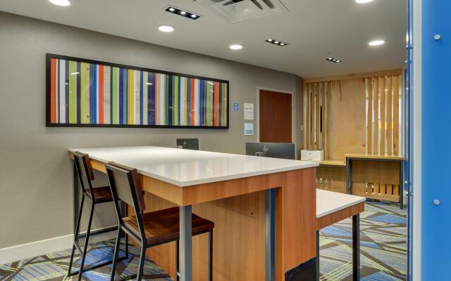 Holiday Inn Express & Suites Troy by IHG