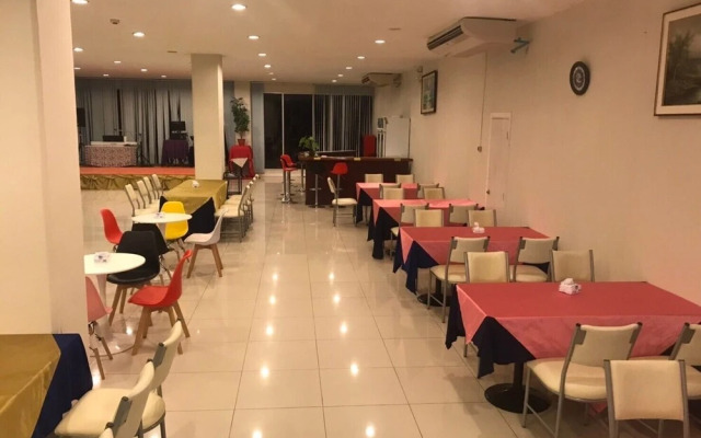 James Mandarin Khaoyai