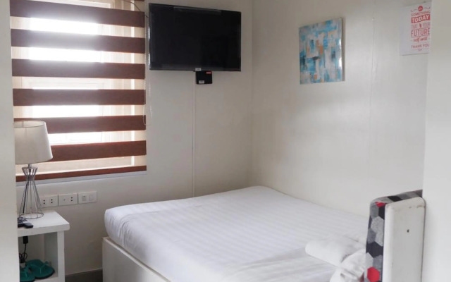 OYO 492 Sunset View Ridge Residences