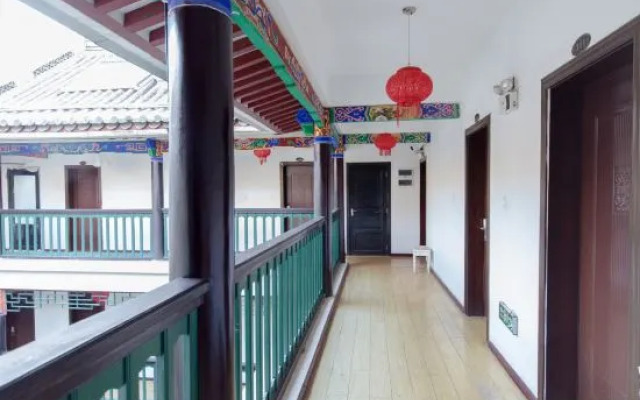 Maya Apartment Hotel