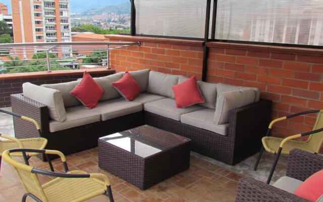 The 9's Aparta Hotel