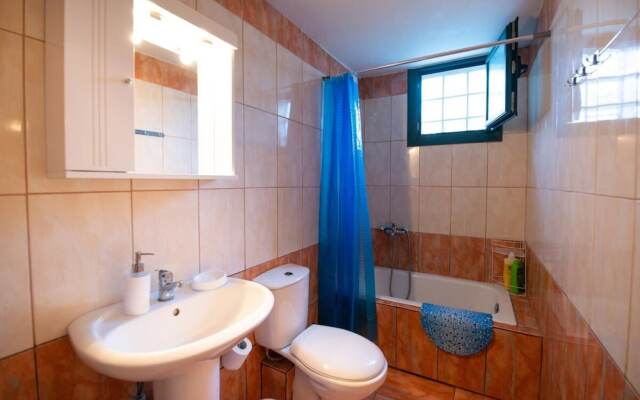 Peroulakis Traditional House